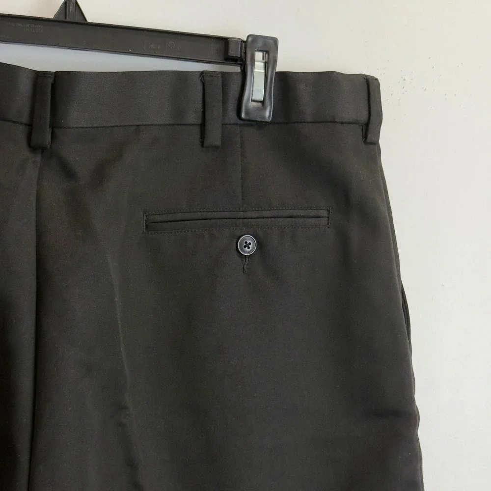 Roundtree & Yorke Mens Black Pleated Easy Care Shorts Size 38 Elastic Waistband